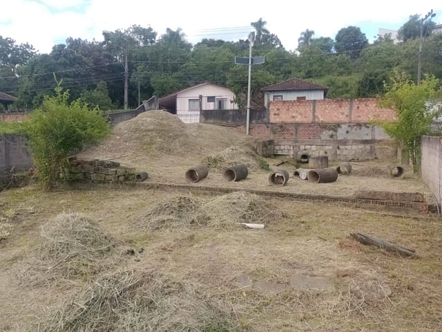 Terreno com 374m², à venda, no bairro Vila Fonseca em Jaguariaíva