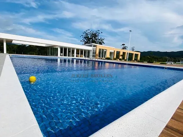 Terreno com 454m², à venda, no bairro Ratones em Florianópolis