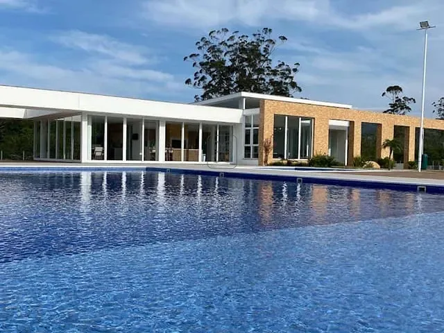 Terreno com 454m², à venda, no bairro Ratones em Florianópolis