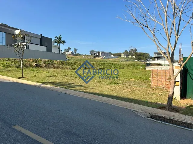 Terreno com 601m², à venda, no bairro Santa Cândida em Vinhedo