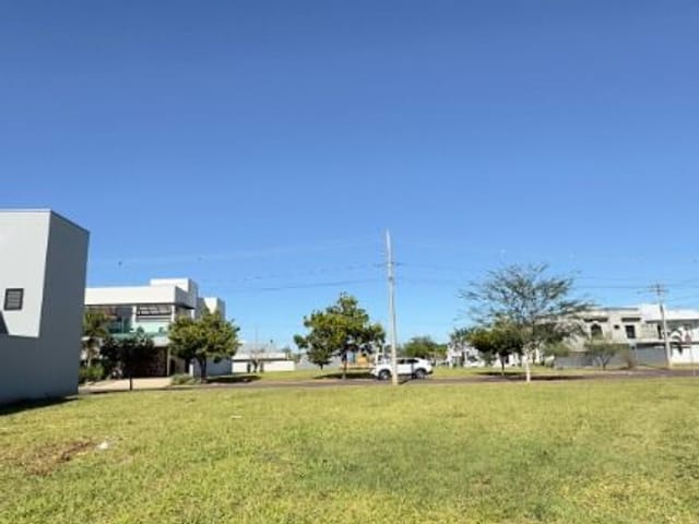 Terreno com 569m², à venda, no bairro Jardim Pinheiros em Birigüi