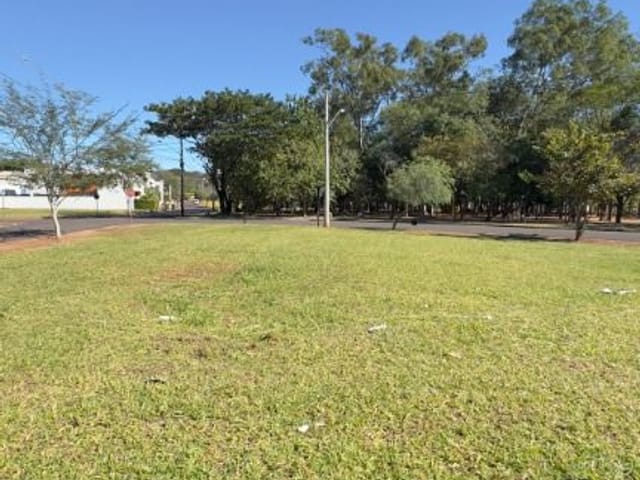 Terreno com 569m², à venda, no bairro Jardim Pinheiros em Birigüi