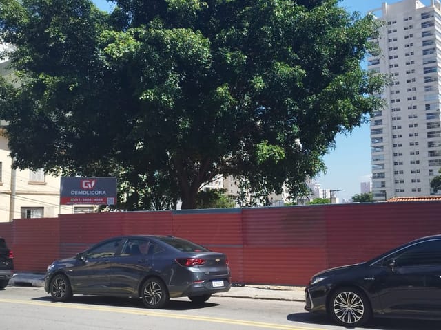 Terreno com 620m², para alugar, no bairro Vila Firmiano Pinto em São Paulo