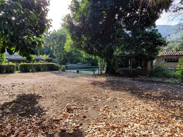 Foto do Terreno - Magnífico terreno murado à venda no Condomínio Bosque do Itanhangá com 900 m² com benfeitorias prontas por R$ 900.000 - Rio de Janeiro/RJ | Henrique Martins