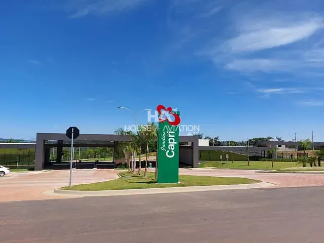 Terreno com 331m², à venda, no bairro Jardins Capri em Senador Canedo