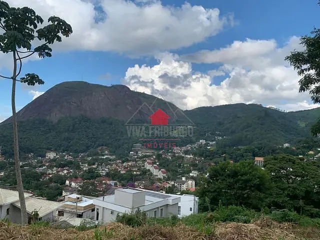 Terreno com 879m², à venda, no bairro Cônego em Nova Friburgo