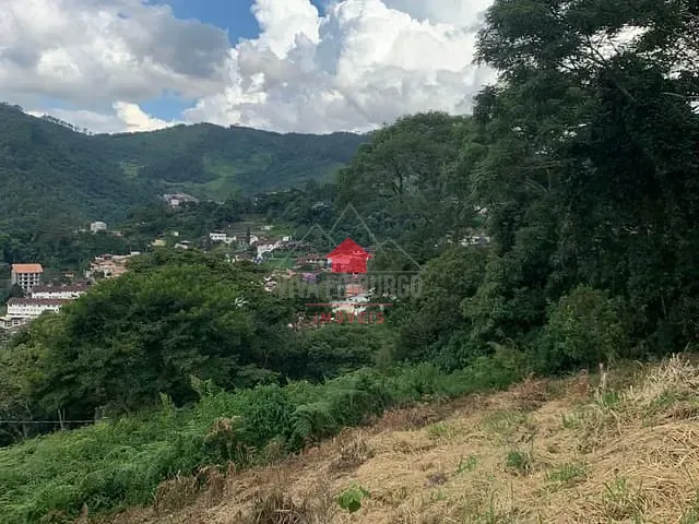 Terreno com 879m², à venda, no bairro Cônego em Nova Friburgo