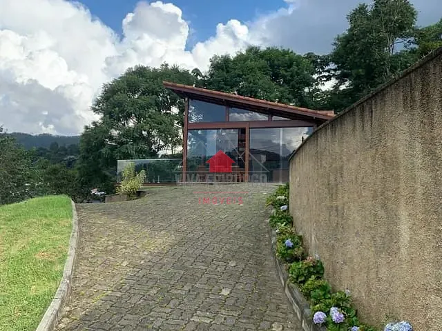 Terreno com 879m², à venda, no bairro Cônego em Nova Friburgo