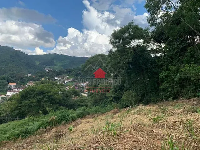Terreno com 879m², à venda, no bairro Cônego em Nova Friburgo