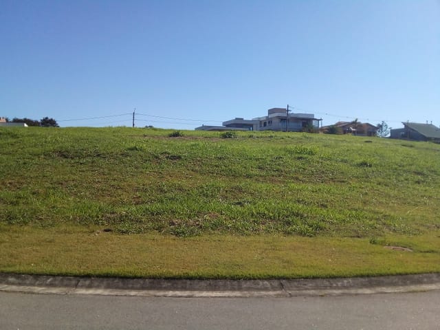 Terreno com 816m², à venda, no bairro Monte Alegre em Vinhedo