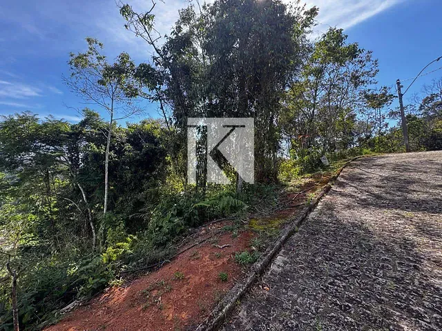 Terreno com 358m², à venda, no bairro Albuquerque em Teresópolis