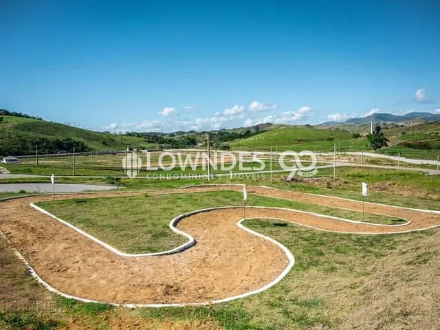 Terreno com 152m², à venda, no bairro Peróbas (Pachecos) em Itaboraí