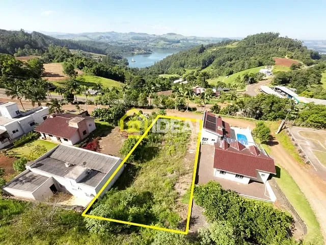 Terreno com 675m², à venda, no bairro São Roque em Itá