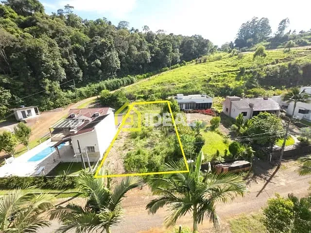 Terreno com 675m², à venda, no bairro São Roque em Itá