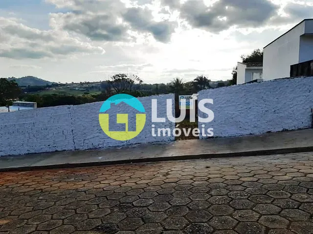 Terreno com 202m², à venda, no bairro CENTRO em Guaranésia