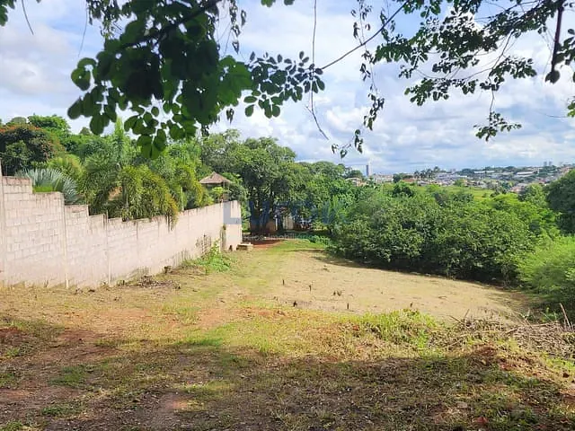 Terreno com 1330m², à venda, no bairro Vila Capuava em Valinhos