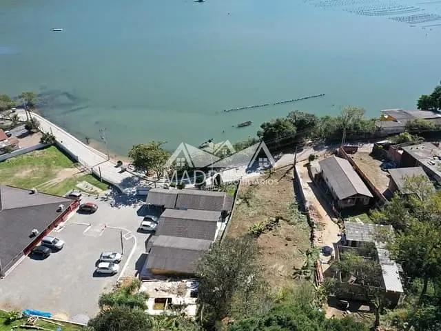 Terreno com 576m², à venda, no bairro Enseada de Brito em Palhoça
