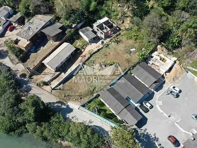 Terreno com 576m², à venda, no bairro Enseada de Brito em Palhoça