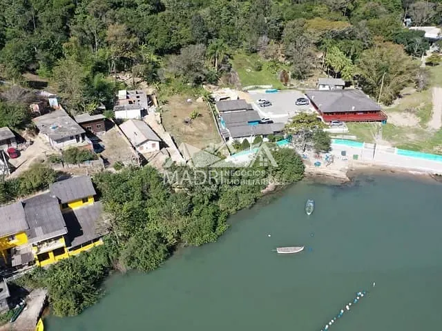 Terreno com 576m², à venda, no bairro Enseada de Brito em Palhoça