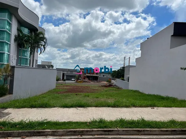 Terreno com 369m², à venda, no bairro Vila Cordenonsi em Americana