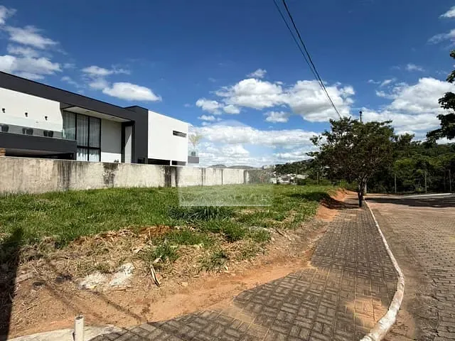 Terreno com 475m², à venda, no bairro João XXIII em Muriaé