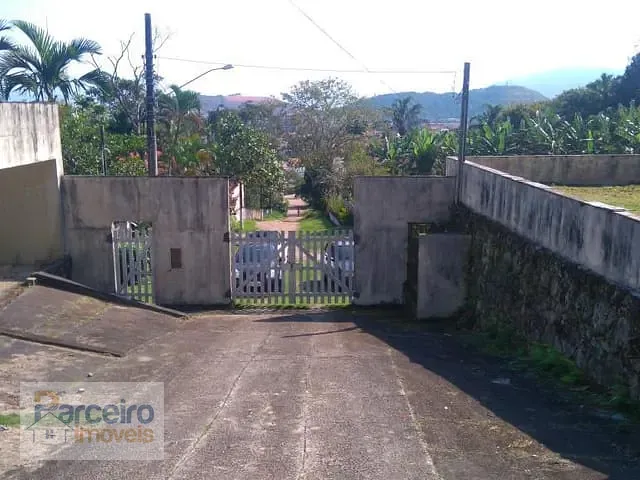 Terreno com 630m², à venda, no bairro Martim de Sá em Caraguatatuba