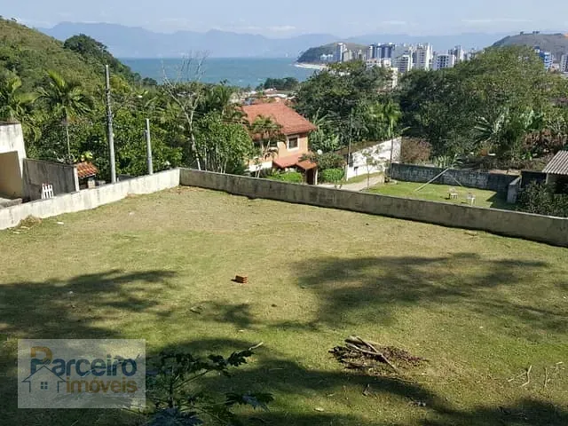 Terreno com 630m², à venda, no bairro Martim de Sá em Caraguatatuba