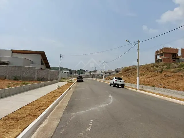 Terreno com 450m², à venda, no bairro Centreville em Poços de Caldas