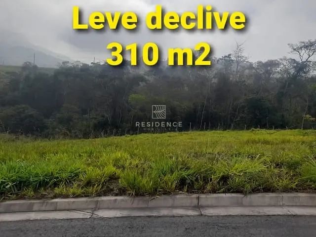 Terreno com 310m², à venda, no bairro Casa de Pedra em Volta Redonda