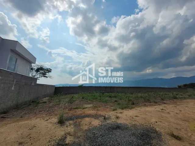 Terreno com 300m², à venda, no bairro Clube Campestre em Andradas