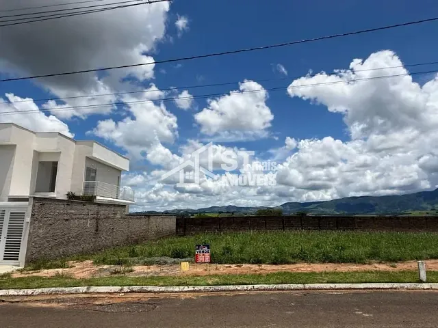 Terreno com 300m², à venda, no bairro Clube Campestre em Andradas