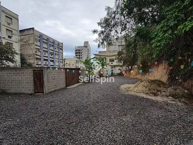 Terreno com 645m², para alugar, no bairro Fátima em Niterói