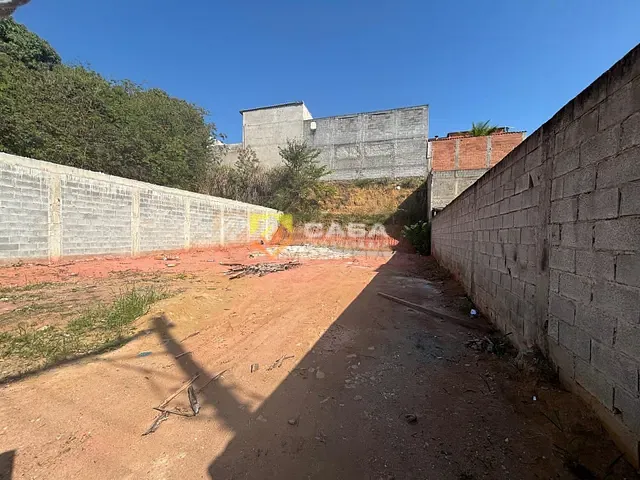 Terreno com 300m², à venda, no bairro Residencial Centro da Serra em Serra