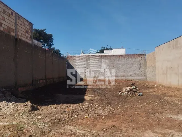 Terreno com 200m², à venda, no bairro Conjunto Habitacional Isaura Pitta Garms em Bauru