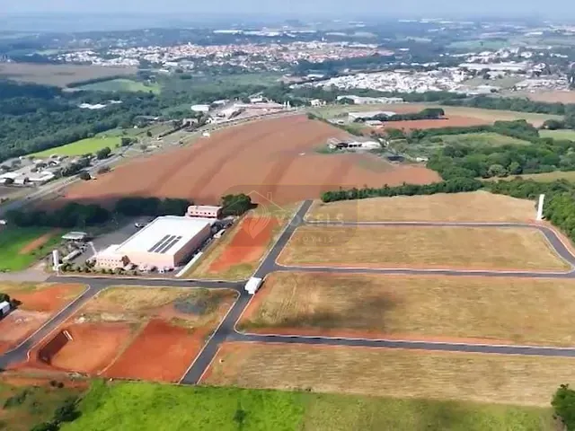 Terreno com 825m², à venda, no bairro Borda da Mata em Holambra