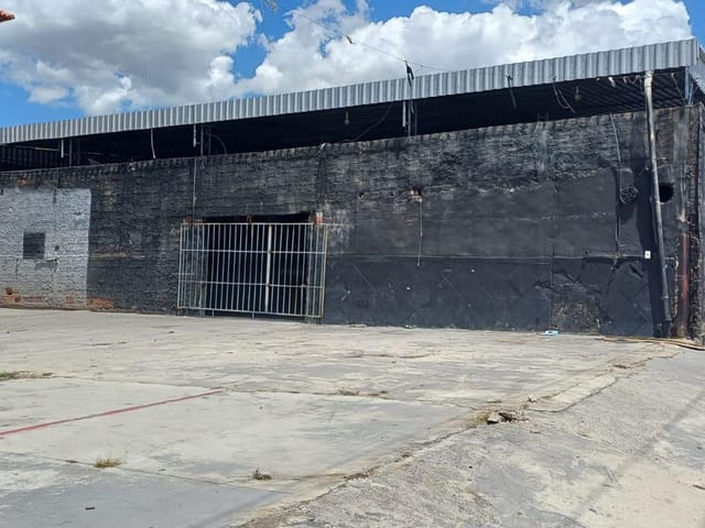 Terreno com 964m², para alugar, no bairro Realengo em Rio de Janeiro