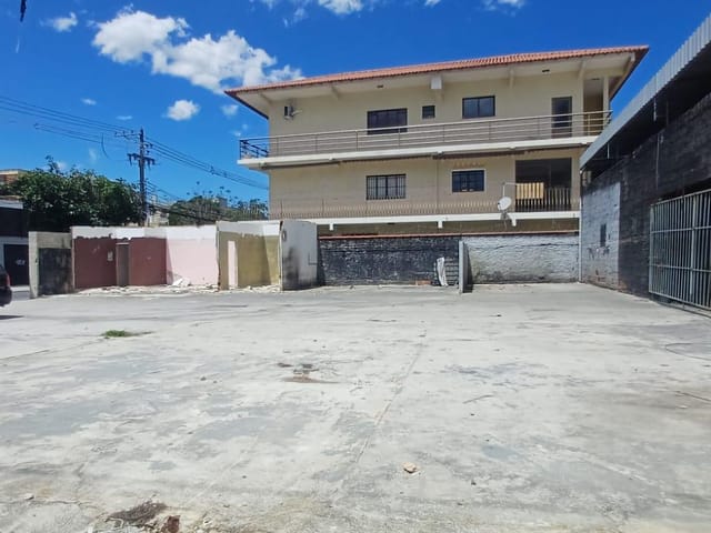 Terreno com 964m², para alugar, no bairro Realengo em Rio de Janeiro