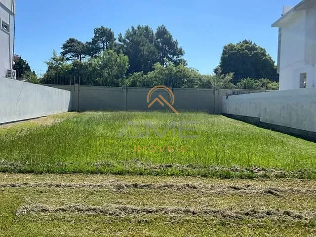 Terreno com 336m², à venda, no bairro Laranjal em Pelotas