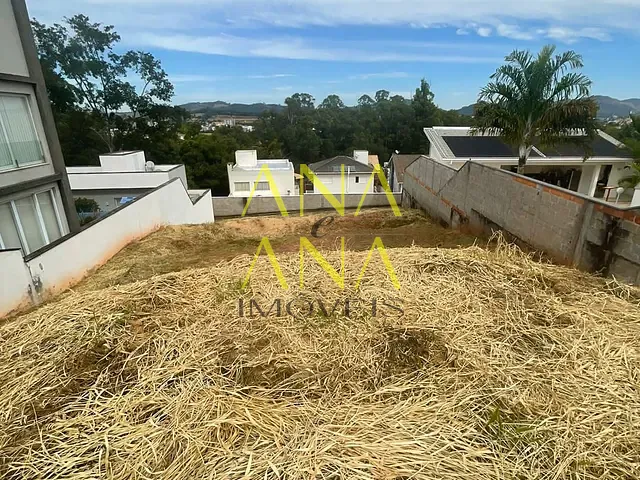 Terreno com 620m², à venda, no bairro Residencial Colinas de São Francisco em Bragança Paulista