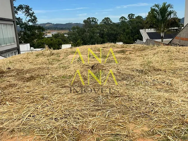 Terreno com 620m², à venda, no bairro Residencial Colinas de São Francisco em Bragança Paulista