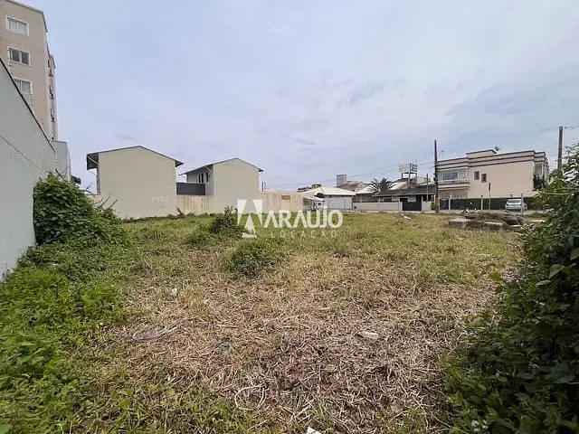 Terreno com 672m², para alugar, no bairro Centro em Navegantes