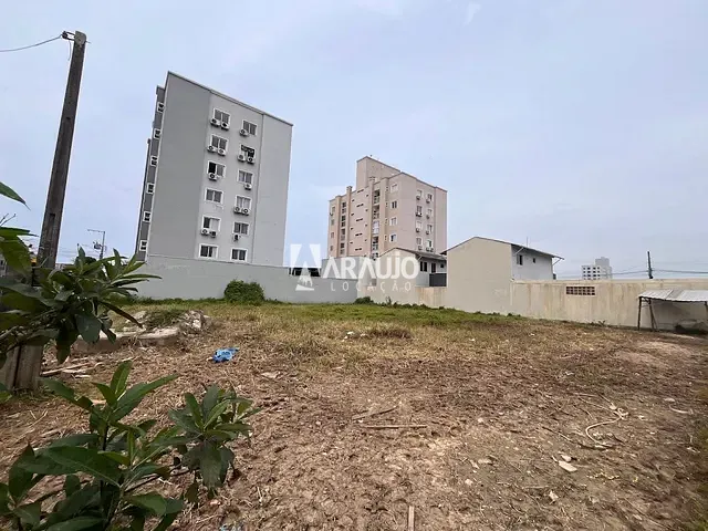 Terreno com 672m², para alugar, no bairro Centro em Navegantes