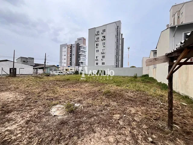 Terreno com 672m², para alugar, no bairro Centro em Navegantes