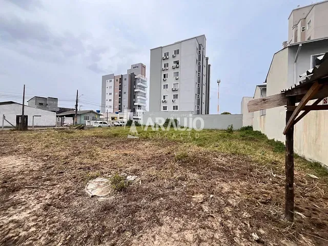 Terreno com 672m², para alugar, no bairro Centro em Navegantes