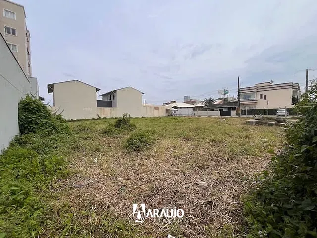 Terreno com 672m², para alugar, no bairro Centro em Navegantes