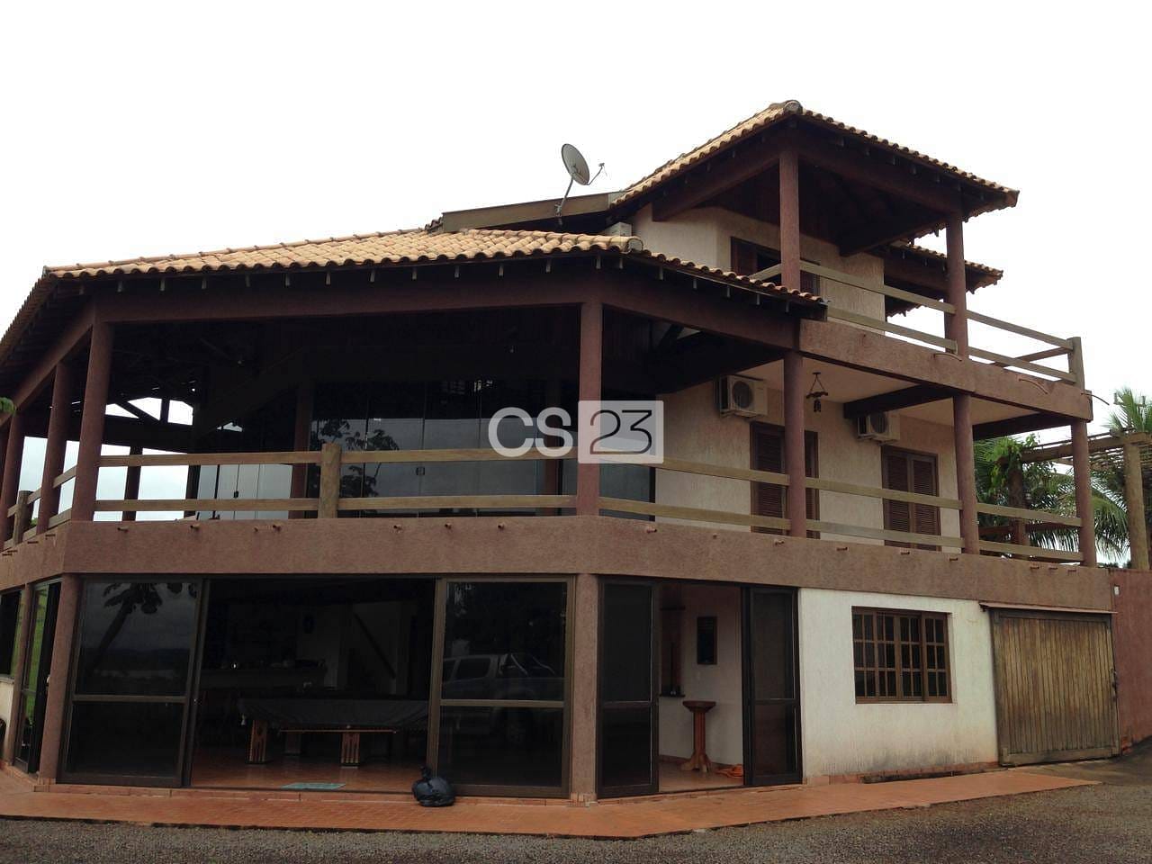 Chácara à venda com 4 quartos, 630m² - Foto 1