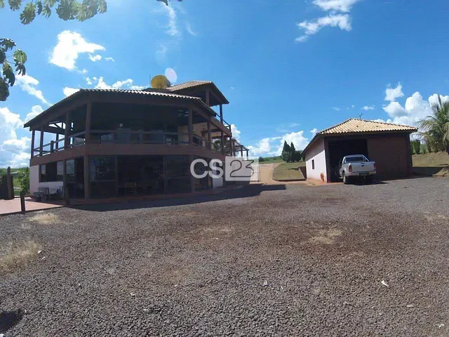 Chácara com 4700m² 4 quartos e 3 banheiros, à venda, no bairro Porecatu em Porecatu