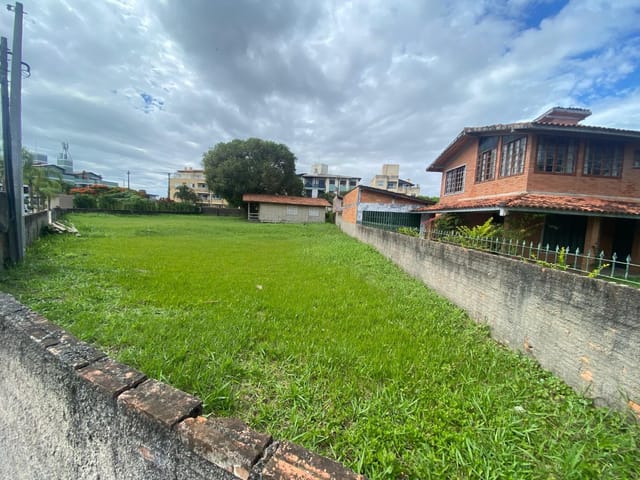 Terreno com 950m², à venda, no bairro Ingleses Centro em Florianópolis