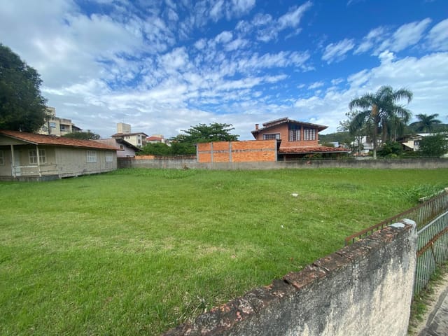 Terreno com 950m², à venda, no bairro Ingleses Centro em Florianópolis