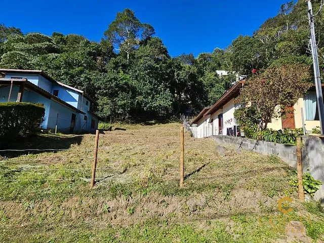 Terreno com 384m², à venda, no bairro Cônego em Nova Friburgo